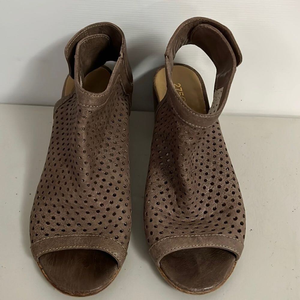 275 CENTRAL PERFORATED BOOTIE TAUPE LEATHER PEEK‎ TOE SANDALS SIZE 37 - Picture 2 of 7
